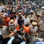 Dozens detained in India for disrupting Muslim prayers