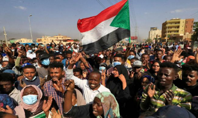 Sudanese anti-coup protesters barricade streets