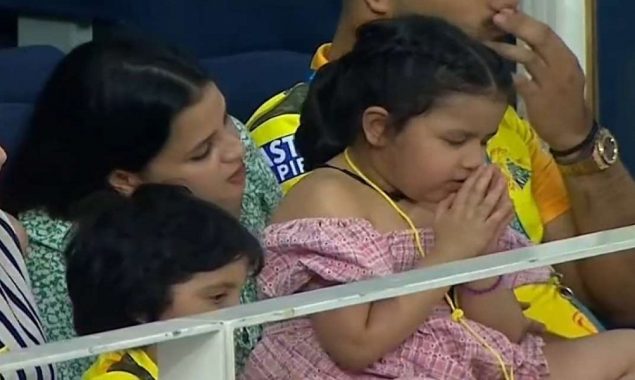 Adorable picture of MS Dhoni’s daughter Ziva, ‘praying for Papa’s team’