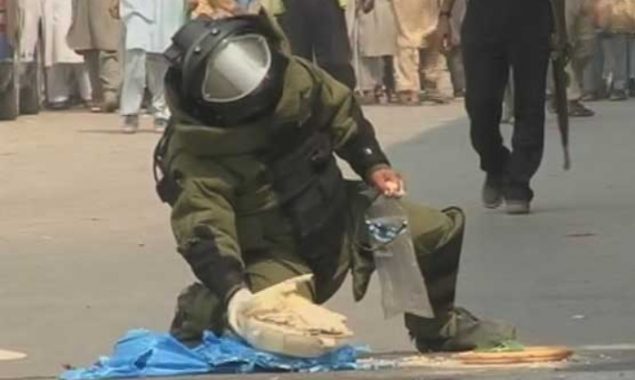 Terror bid foiled as police defuse 2kg bomb in Peshawar