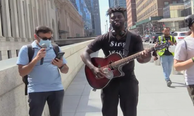 Viral: Indian man steals the show in New York Street