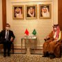Chinese, Saudi Arabian FMs talk over phone on ties, cooperation