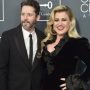 Kelly Clarkson’s ex-husband begs them to ‘put their differences aside’