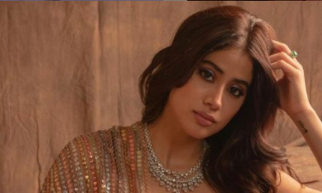 Janhvi Kapoor’s new bold pictures viral on social media