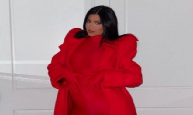 Kylie Jenner’s new stunning pictures set internet ablaze