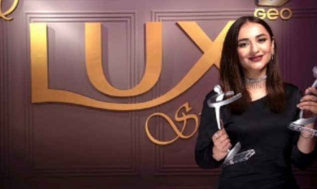 LSA 2021: Take a look at Yumna Zaidi’s overwhelming moment, ‘2021 has been really lucky for me’