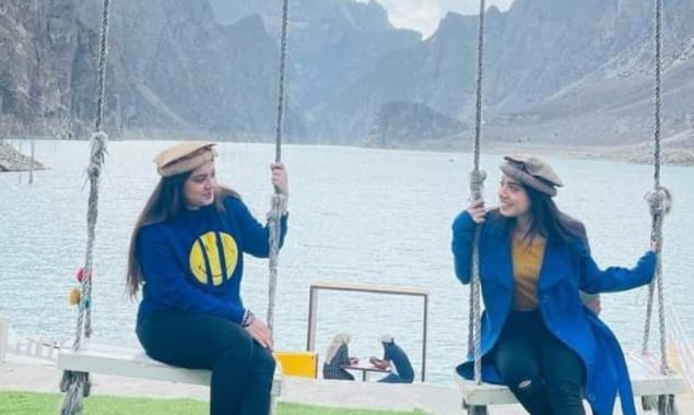 Arisha Razi and Sarah Razi enthusiastic pictures from the Northern areas of Pakistan, see photos