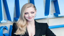 Amanda Seyfried discusses postpartum depression.