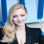 Amanda Seyfried discusses postpartum depression.