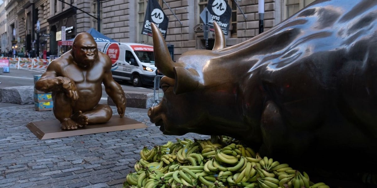 Harambe gorilla statue has placed opposite Wall Street's Charging Bull