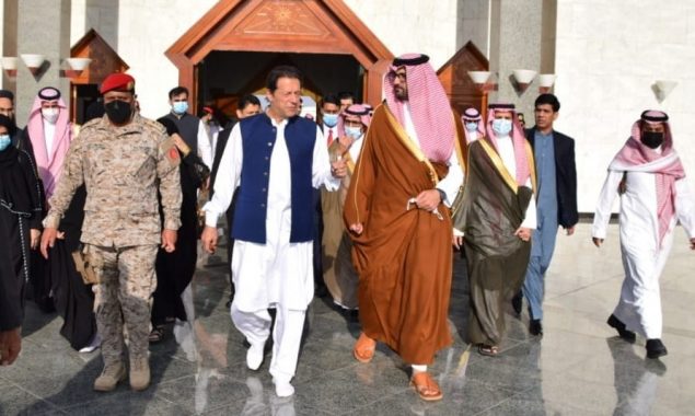 PM Imran Khan arrives in Madinah to kick off three-day trip to Saudi Arabia