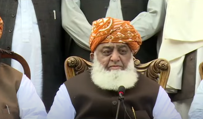 Maulana Fazlur Rehman's Life is in danger, threat alert issued