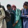 Afghans flock to Iranian border, but few can cross