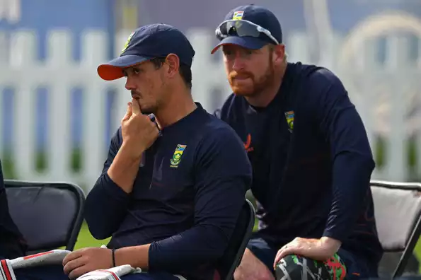 De Kock withdraws after CSA directive on ‘taking the knee’