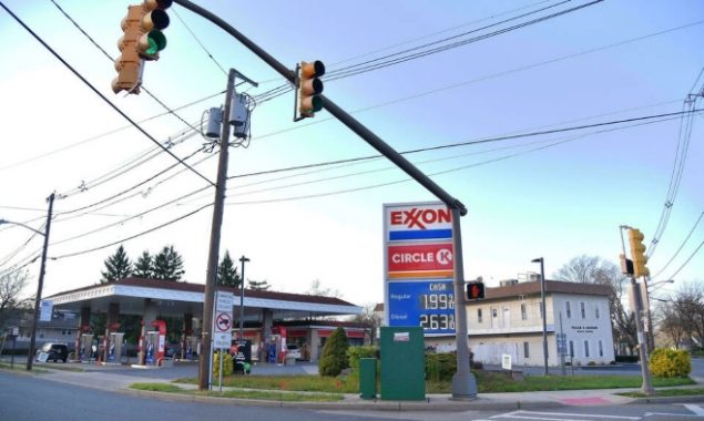 Back in the black: Higher oil prices lift ExxonMobil, Chevron profits