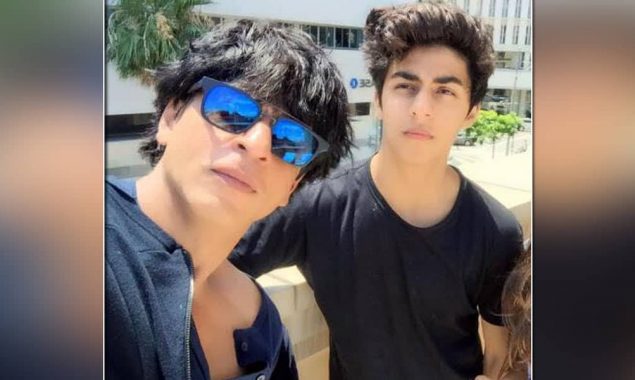 Shah Rukh Khan meets Aryan Khan in jail