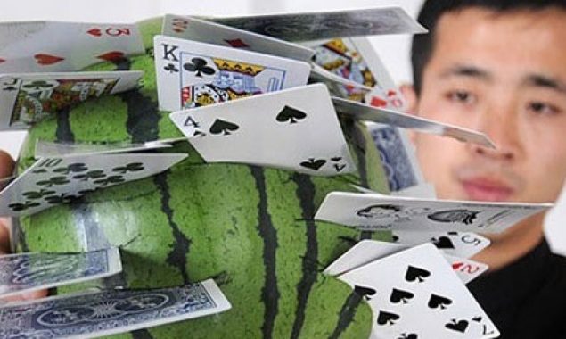 The Chinese sniper hits 20 watermelons in 60 seconds