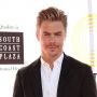Derek Hough is missing from DWTS due to a ‘possible Covid-19 exposure’