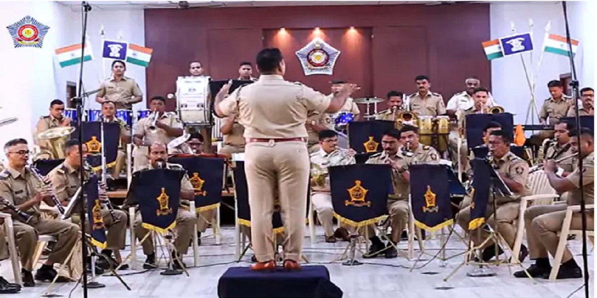Mumbai police band returns with a classic Kishore Kumar song