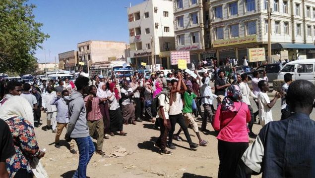 Protesters take to streets of Khartoum as US slams Sudan coup