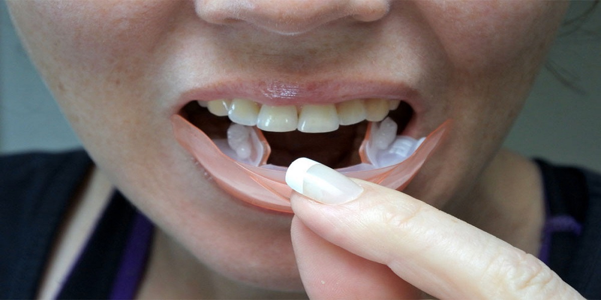 Due to her inability to find a dentist, a woman pulls out 11 teeth