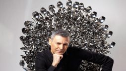 Uri Geller claims that aliens are to blame for the Facebook outage