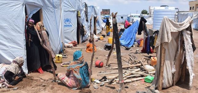 yemen displaced familes in shelter homes