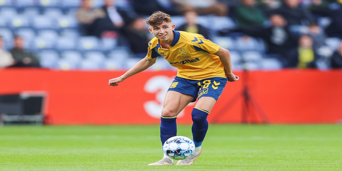 Lindstrom strike sinks Freiburg as Frankfurt rally