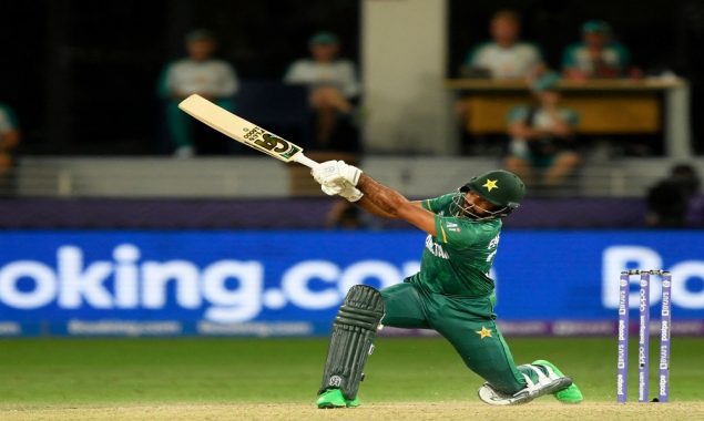 Pak vs Aus semi final live: ‘Brave’ Rizwan, Zaman power Pakistan to 176-4 against Australia