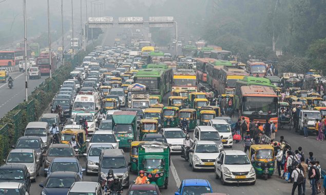 New Delhi shuts schools as government considers ‘pollution lockdown’