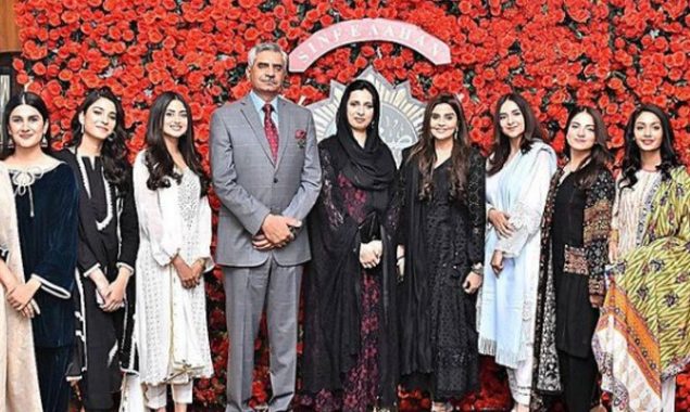 Sinf-e-Aahan Cast Sajal Aly, Kubra Khan and more pose with DG ISPR