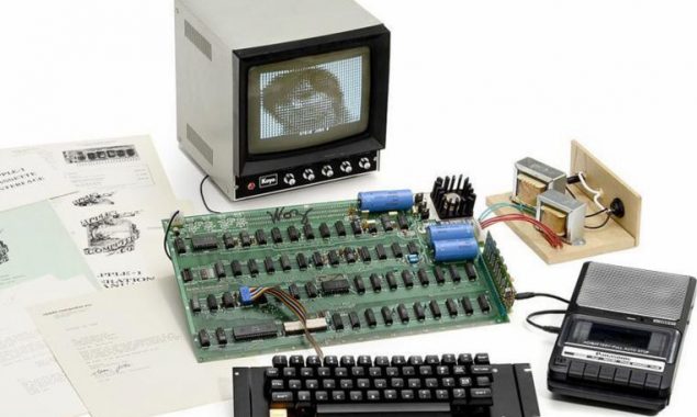 Original Apple computer built by Jobs and Wozniak to be auctioned