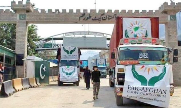 Pakistan hands over 2.2 tonnes of relief goods to Afghanistan
