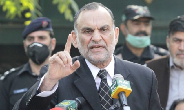 Delay in departure of trains not to be tolerated: Azam Swati