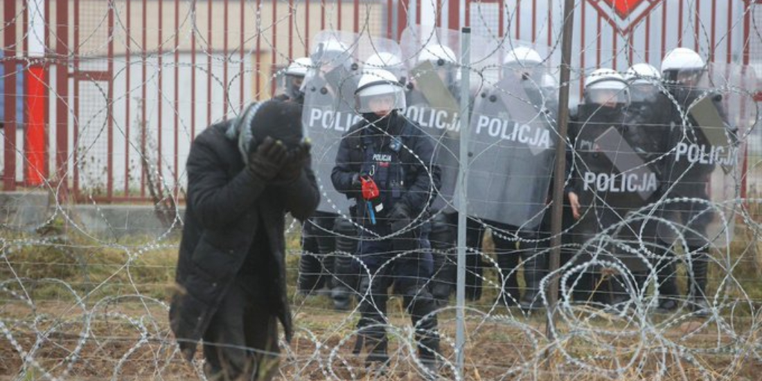 Polish forces fire tear gas at migrants on Belarus border