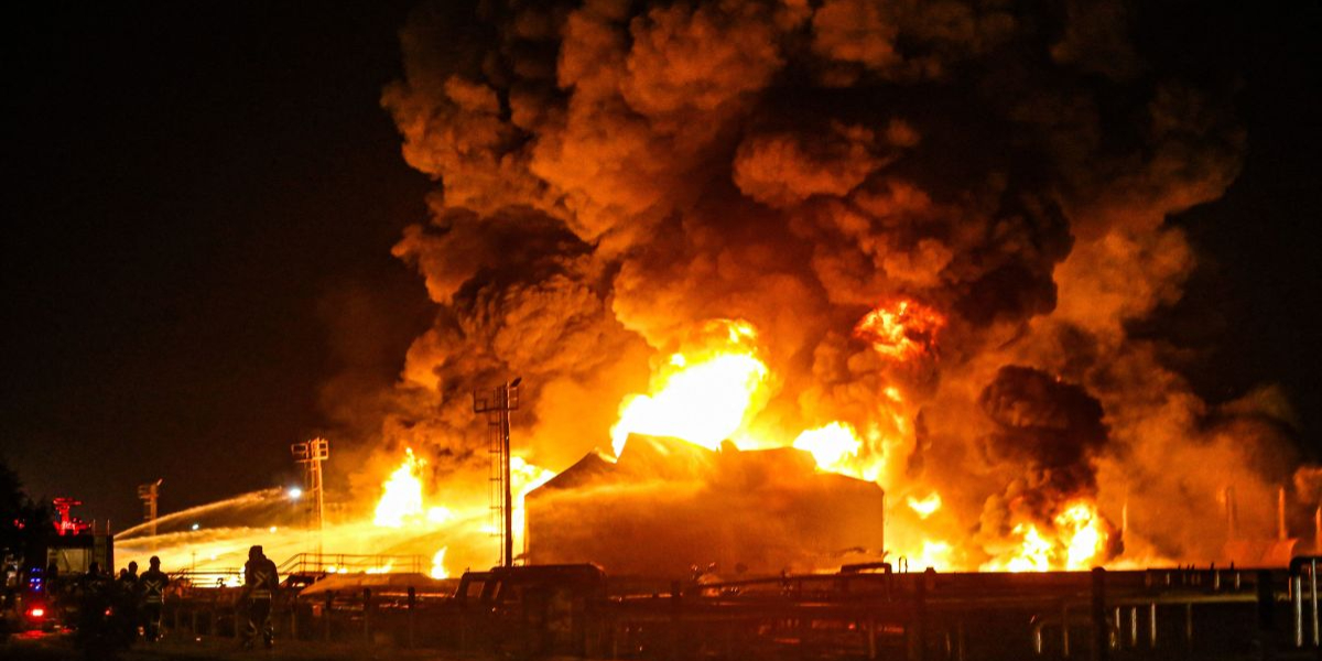 6 injured in oil, gas company's fire in SW Iran