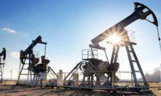 Oil prices slump 5% on Covid-19 variant fears