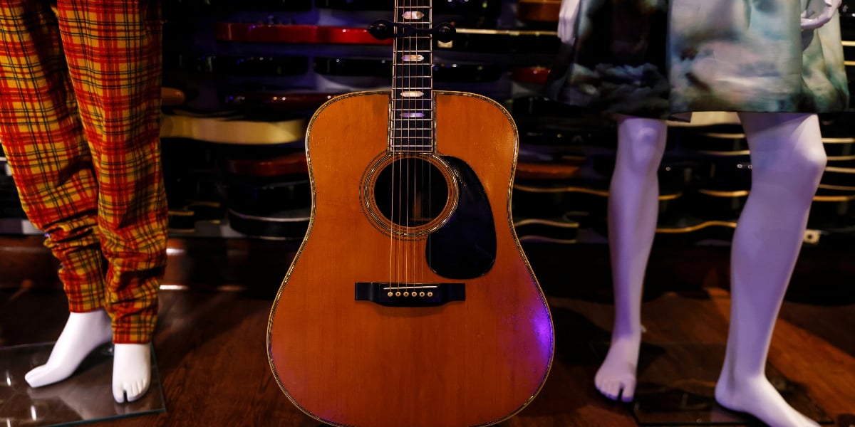 Clapton guitar