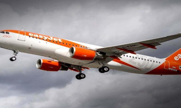 EasyJet warns ‘too soon’ to assess omicron impact, cuts losses