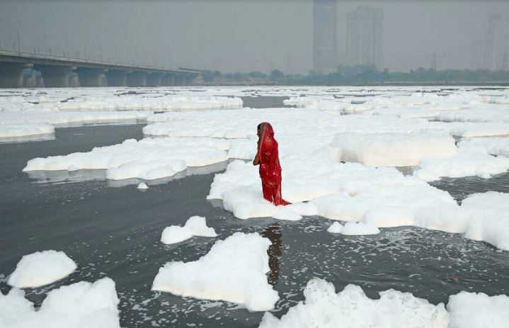 Toxic foam covers India's sacred Yamuna river