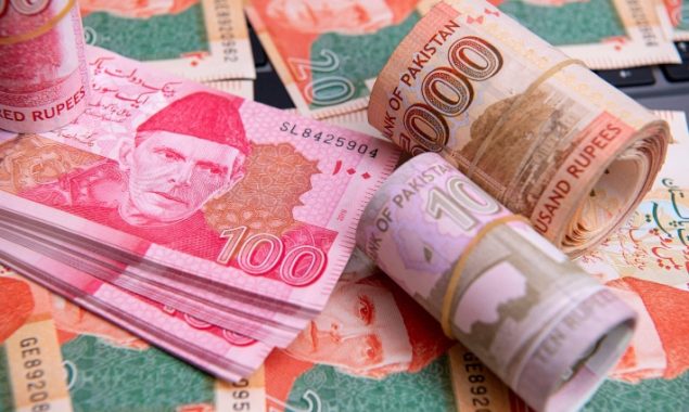 Dollar hits Rs175 at interbank opening