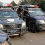 Police arrest drug peddlers in Karachi