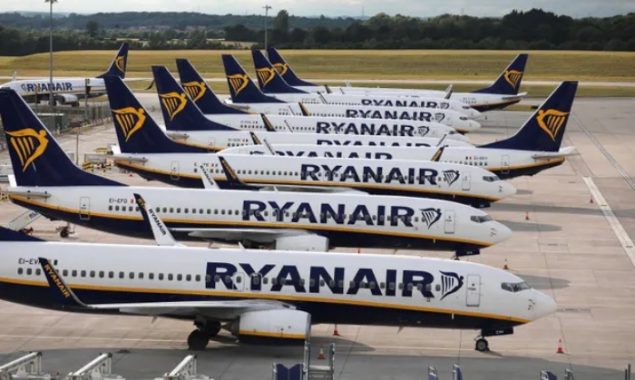 Ryanair loss sharply narrows as skies reopen