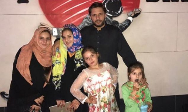 None of my daughters have social media accounts, clarifies Shahid Afridi