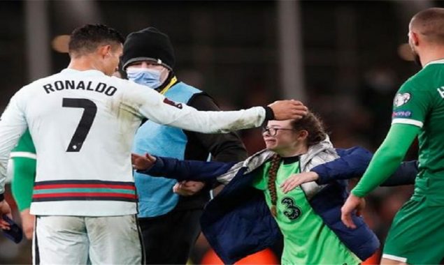 Cristiano Ronaldo gives a shirt to his 11years old fan, “Dream came true”