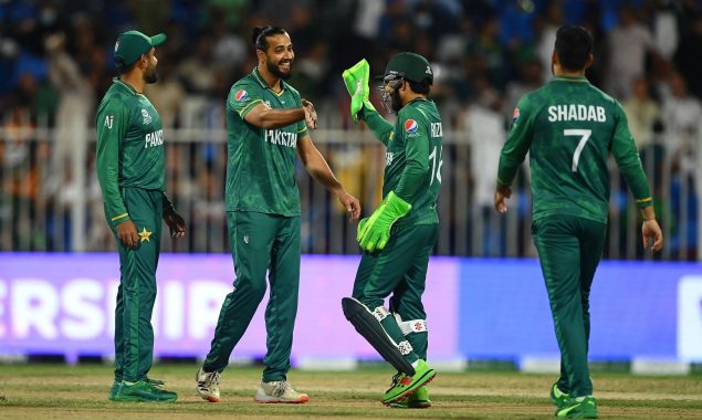 Unbeaten Pakistan eye final spot as they take on mighty Aussies