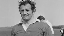 Ireland rugby great McLoughlin dies aged 82