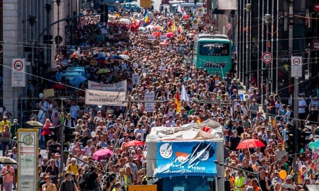 Thousands protest Covid restrictions in New Zealand