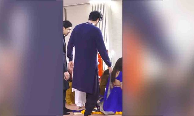 Viral Video – Ranbir Kapoor kicks Alia Bhatt’s lehenga