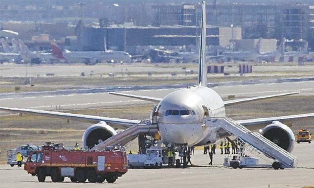 Passengers run off after plane makes emergency landing in Spain